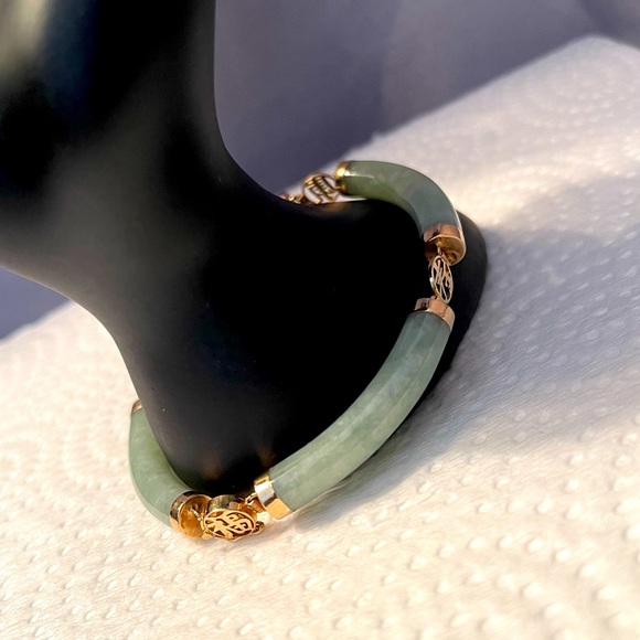 14k Solid Gold and Green Jade Bracelet - Picture 1 of 15